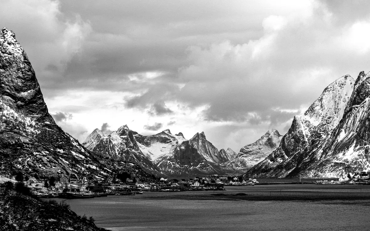 Relief et lignes en noir et blanc